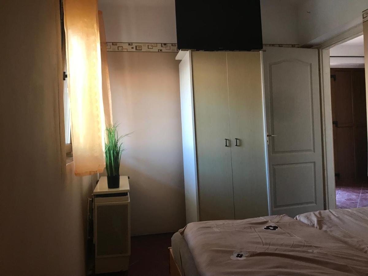 Edu Apartman Hajdúszoboszló Eksteriør billede